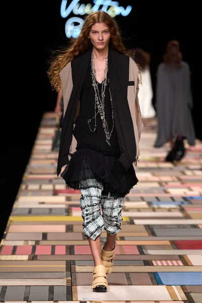 Look 13